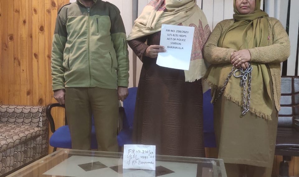 بارہمولہ میں خاتون سمیت تین منشیات فروش گرفتار، نشہ آور مواد بر آمد:پولیس