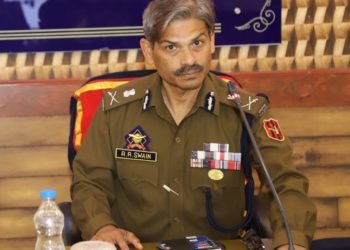 ’سکیورٹی کومزید مضبوط کیا جائے‘:ڈی جی پی سوائن کا ضلع کولگام میں سکیورٹی صورتحال کا جائزہ