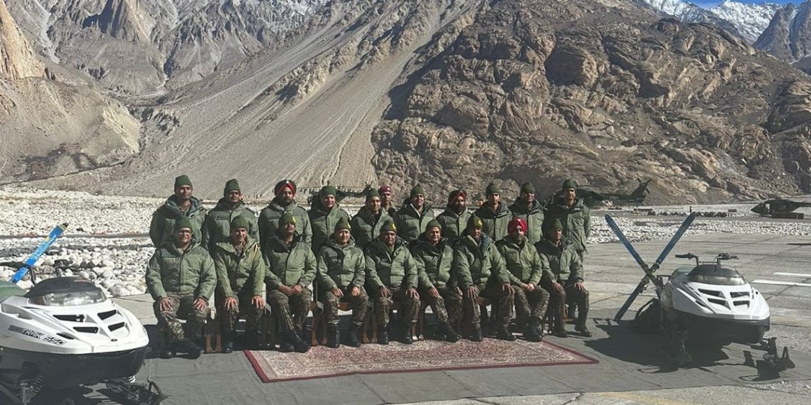 فوجی سربراہ کا لداخ دورہ، حقیقی کنٹرول لائن اور سیاچن کا دورہ کیا