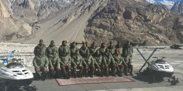فوجی سربراہ کا لداخ دورہ، حقیقی کنٹرول لائن اور سیاچن کا دورہ کیا