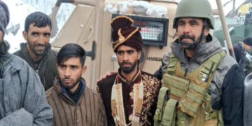 بھاری برفباری کے بیچ ترال کا دولہا سی آر پی ایف کی بلٹ پروف گاڑی میں سسرال پہنچا