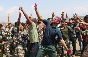 ایس ایس بی کے ڈی جی کا دو روزہ دورہ کشمیر اختتام پذیر‘ سرینگر میں منائی ہولی