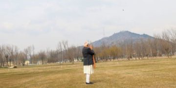 وزیر اعظم مودی سرینگر پہنچ گئے‘شہیدفوجیوں کو کراج عقیدت ادا کیا