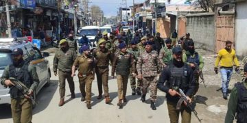 لوک سبھا انتخابات:پولیس اور سکیورٹی فورسز کا وادی بھر میں فلیگ مارچ