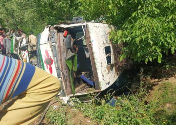 بارہمولہ سڑک حادثہ :تین افراد جاں بحق‘ 20دیگر زخمی