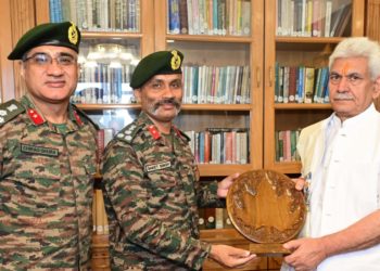 بیکن پروجیکٹ کے چیف انجینئر کی راج بھول میں ایل جی سنہا سے ملاقات