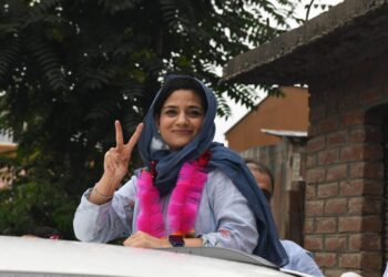 محبوبہ مفتی کی صاحب زادی التجا نے بھی کاغذات نامزدگی داخل کئے