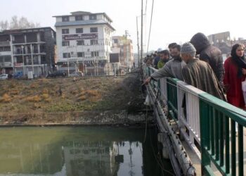 خود کشی کے واقعات کی روک تھام‘شہر کے پلوں پر باڑ لگانا شروع