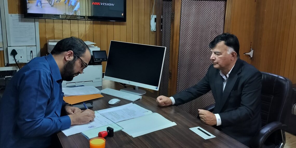 سکینہ یتو نے دمہال ہانجی پورہ اسمبلی نشست کیلئے کاغذات نامزدگی جمع کئے