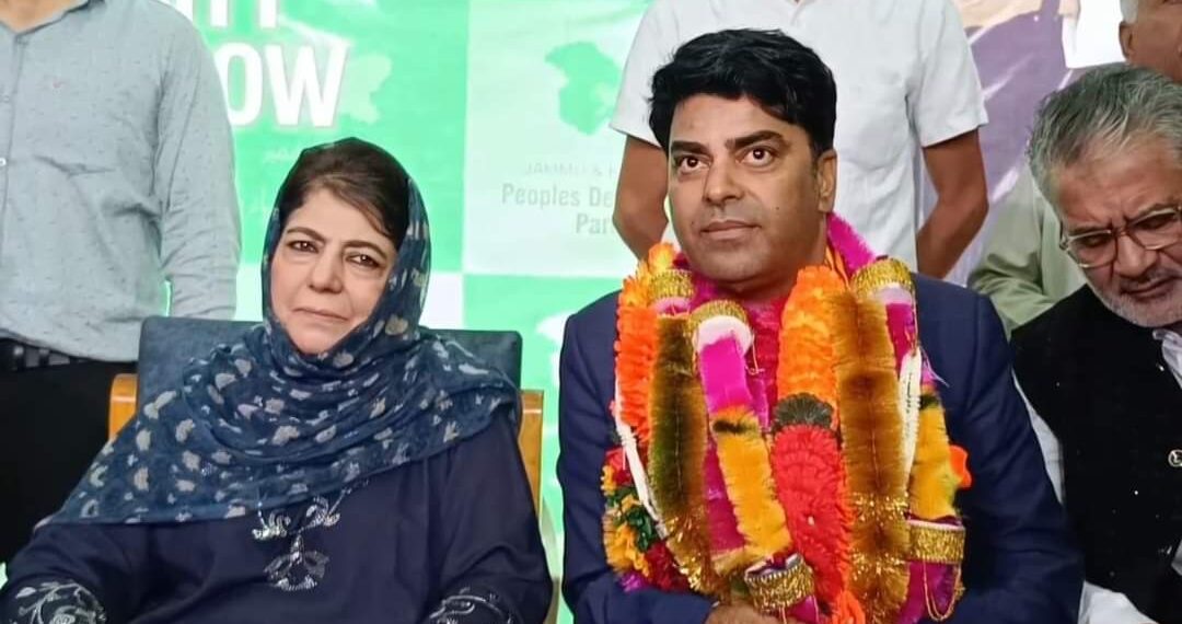 سینئر صحافی تجمل اسلام پی ڈی پی میں شامل‘بانڈی پورہ سے امیدوار