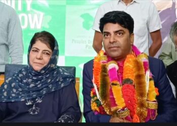 سینئر صحافی تجمل اسلام پی ڈی پی میں شامل‘بانڈی پورہ سے امیدوار