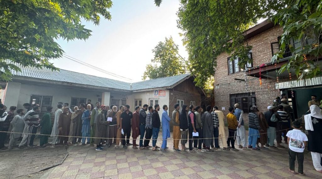 جموں و کشمیر اسمبلی انتخابات کے پہلے مرحلے میں 24 سیٹوں پر ووٹنگ شروع