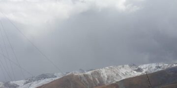 افروٹ میں موسم کی پہلی برفباری، جموں و کشمیر کے کچھ حصوں میں بارش