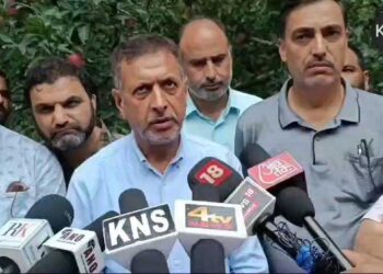 جنوبی کشمیر کے کولگام میں ژالہ باری سے ۵۰ سے۶۰ فیصد سیب کی فصلوں کو نقصان