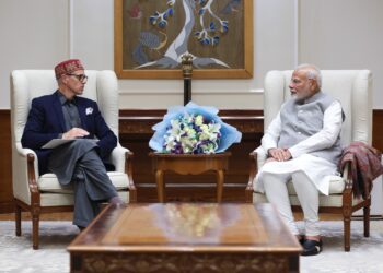 عمر کی وزیر اعظم مودی سے ملاقات ۔۔۔مرکزی وزراء راج ناتھ سنگھ اور نتن گڈکری سے بھی ملے ‘یو ٹی کے معاملات پر تبادلہ خیال