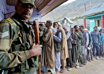 آخری مرحلے میں صبح 9 بجے تک 11.6 فیصد رائے دہی ریکارڈ کی گئی