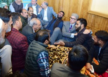 وزیر اعلیٰ مقتول ڈاکٹر شاہنواز احمد کی رہائش گاہ پر گئے