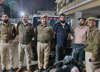 جموں میں پولیس کانسٹیبل ہیرائن سمیت گرفتار:پولیس