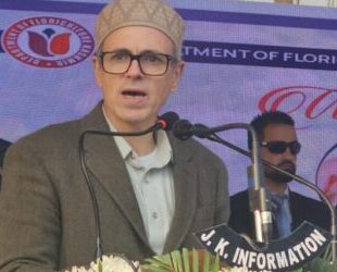 ریاست کا درجہ بحال ہونے کے بعد سیاسی قیدیوں کے معاملوں کی پیروی کی جائے گی: عمر عبداللہ