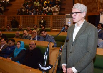 پی ڈی پی کی دفعہ۳۷۰پر قرار داد صرف ’کیمروں‘کیلئے ہے :وزیر اعلیٰ