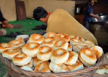کشمیری کاندرو روٹی کی قیمت میں دو گنا اضافے پر لوگوں میں تشویش