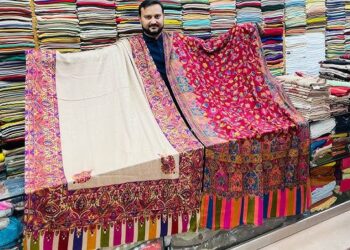 کشمیر ی شال پر سے بلا ٹل گئی :’جی ایس ٹی میں کوئی اضافہ نہیں ‘
