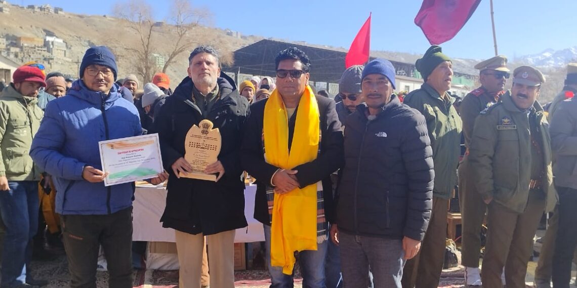کرگل زنسکارپروجیکٹ قومی شاہراہ (این ایچ) 301 کے لینڈ کنسلٹنٹ کو توصیفی سند