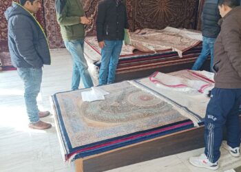 بغیر لیبل والے مشین سے بنے قالینوں کی فروخت کیخلاف مہم تیز 