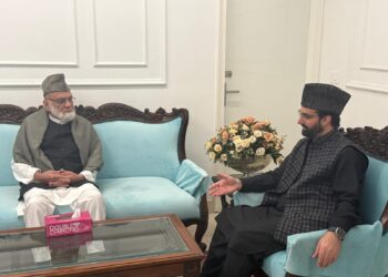 میر واعظ عمر فاروق کی دلی میں شاہی امام اور مفتی مکرم سے ملاقات