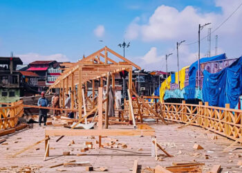 امیرا کدل فٹ برج تکمیل کے آخری مرحلے میں/’ سیاحوں کیلئے باعث کشش ہوگا‘