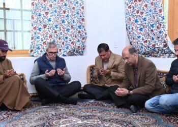 بی جے پی کے فقیر محمد خان کی موت پر تعزیت کیلئے وزیر اعلیٰ کنگن گئے