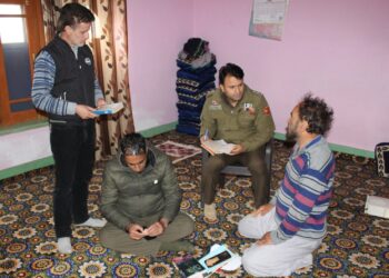 بی جے پی کے فقیر محمد خان کی موت پر تعزیت کیلئے وزیر اعلیٰ کنگن گئے