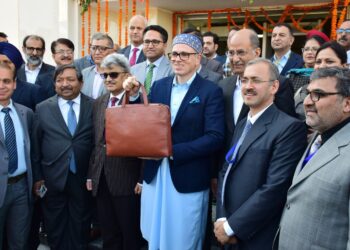 ’جامع ترقی ‘پر توجہ مرکوز1.12 لاکھ کروڑ روپے کا بجٹ پیش