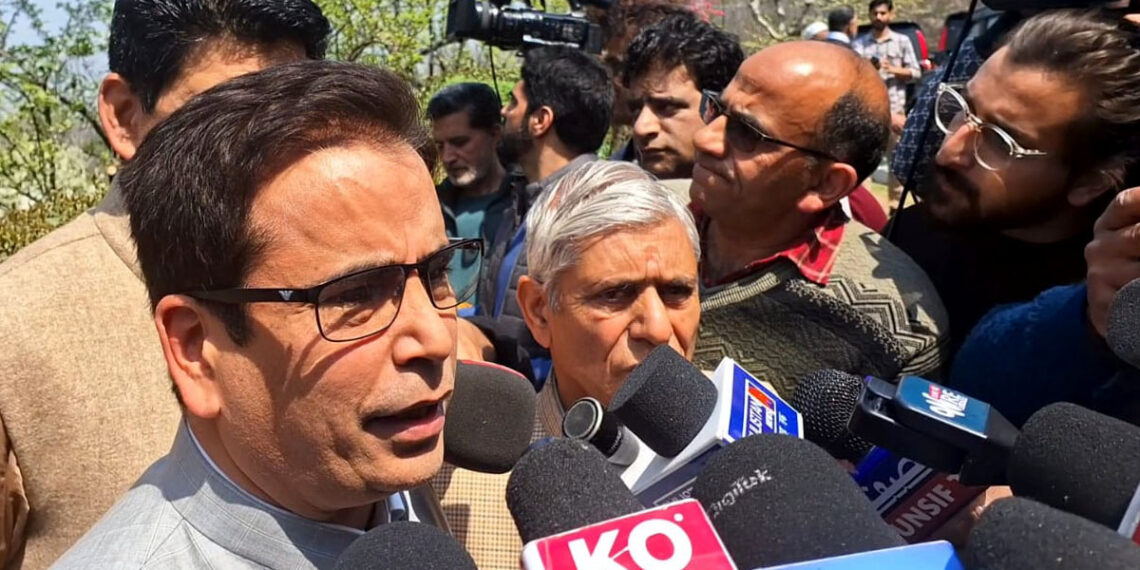 ’آخری بار دہلی پر زور دیتے ہیں کہ وہ عوامی مندیٹ کا احترام کرتے ہوئے اسے کمزور نہ کرے ‘