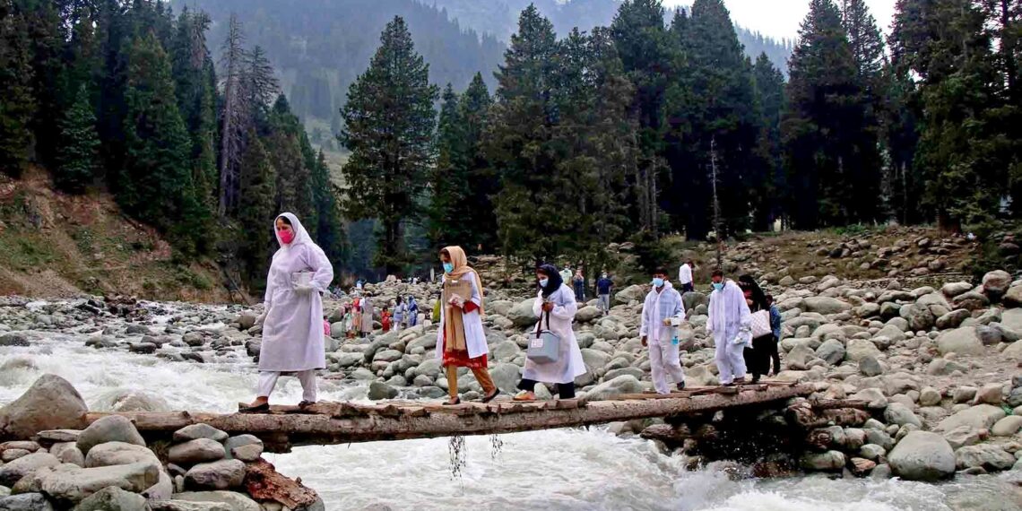 کشمیر کے تمام اہم سیاحتی مقامات کھلے ہیں:حکومتی کی وضاحت