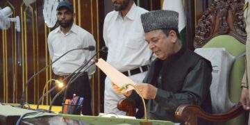 شور شرابے اور ہنگامہ آرائی کے بیچ اسمبلی کا بجٹ اجلاس غیر معینہ مدت کیلئے ملتوی