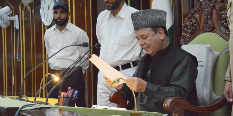 شور شرابے اور ہنگامہ آرائی کے بیچ اسمبلی کا بجٹ اجلاس غیر معینہ مدت کیلئے ملتوی