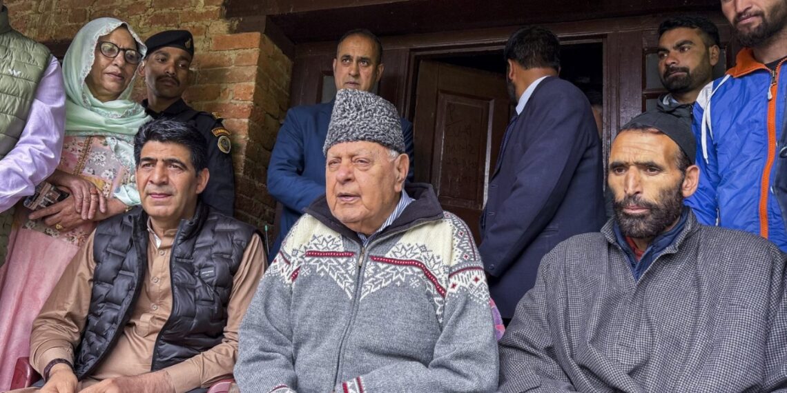 لوگ پہلگام جیسے حملوں کے مجرموں کے خلاف کھڑے ہوں:ڈاکٹر فاروق