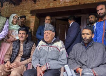 لوگ پہلگام جیسے حملوں کے مجرموں کے خلاف کھڑے ہوں:ڈاکٹر فاروق