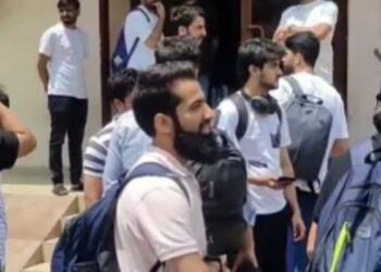 جنگ زدہ ایران سے ۹۰ کشمیری طلبا بحفاظت ہمسایہ ملک آرمینیا منتقل