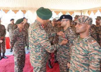 فوج کی شمالی کمان کے کمانڈر کا آپریشنل تیاریوں کا جائزہ
