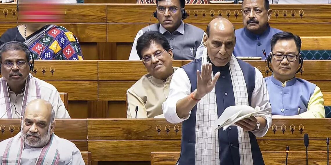 راجناتھ سنگھ کا اوپزیشن پر وار:’کبھی نہیں پوچھا ہم نے کتنے دشمن طیارے مار گرائے ‘