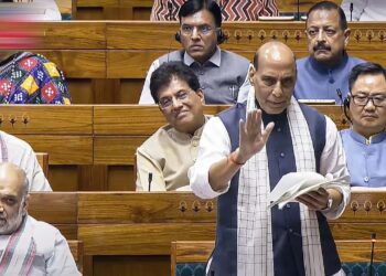 راجناتھ سنگھ کا اوپزیشن پر وار:’کبھی نہیں پوچھا ہم نے کتنے دشمن طیارے مار گرائے ‘
