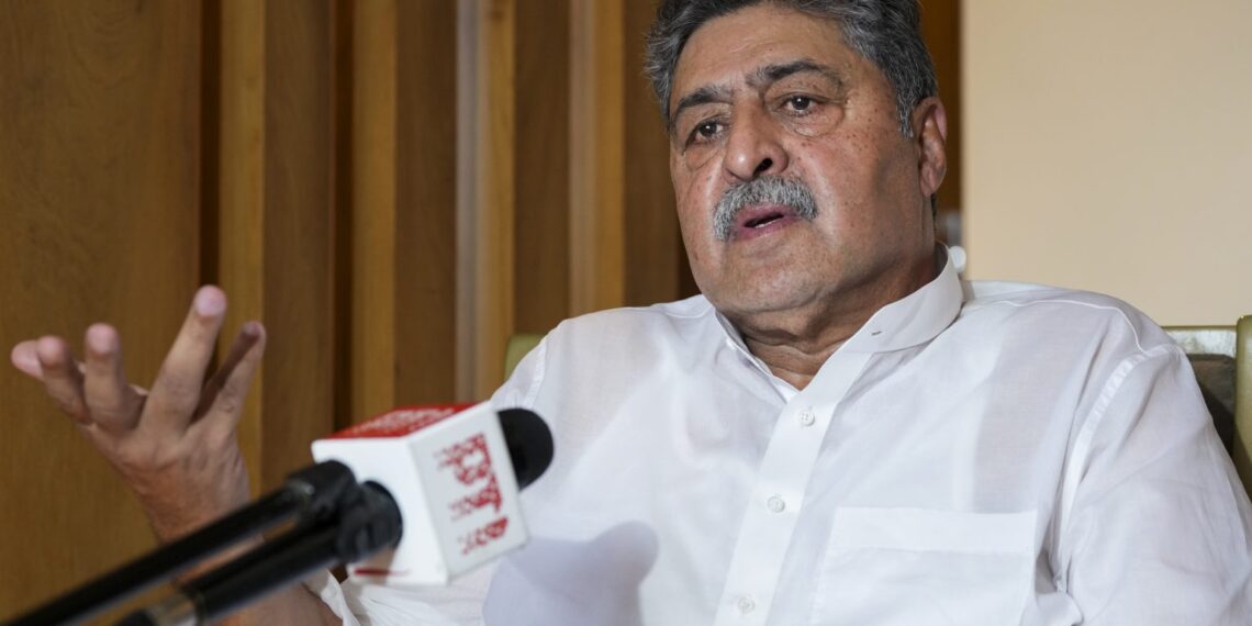 ’حریت غیر متعلقہ ہو گئی ہے ‘ کشمیر ی آگے بڑھیں اور بھارت میں اپنے لئے جگہ تلاش کریں‘