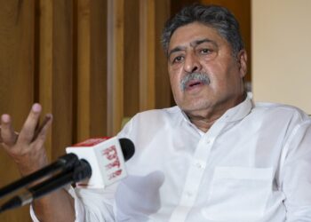 ’حریت غیر متعلقہ ہو گئی ہے ‘ کشمیر ی آگے بڑھیں اور بھارت میں اپنے لئے جگہ تلاش کریں‘