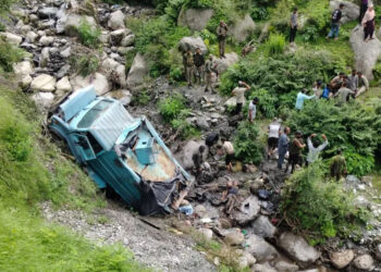 اودھم پور:سی آر پی ایف گاڑی حادثے کا شکار‘۳ جوان ہلاک