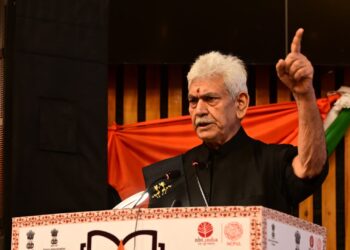 چنار بُک فیسٹول کا آغاز۔ پہلے ہی دن عوامی جوش و خروش