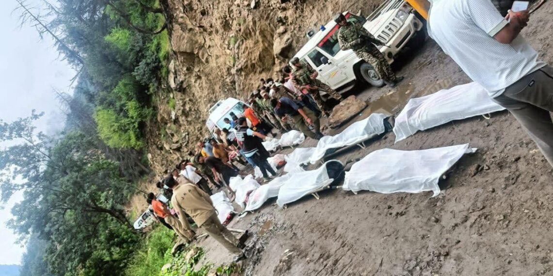 کشتواڑ میں بادل پھٹنے سے ۶۴ ہلاک ندائے مشرق ویب ڈیسک