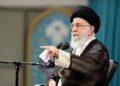 مسلمانوں کو اسرائیل سے ہر قسم کے تعلقات ختم کرنا ہوں گے : آیت اللہ خامنہ ای