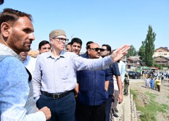 وزیر اعلیٰ کا اننت ناگ اور کولگام کے متاثرہ علاقوں کا دورہ